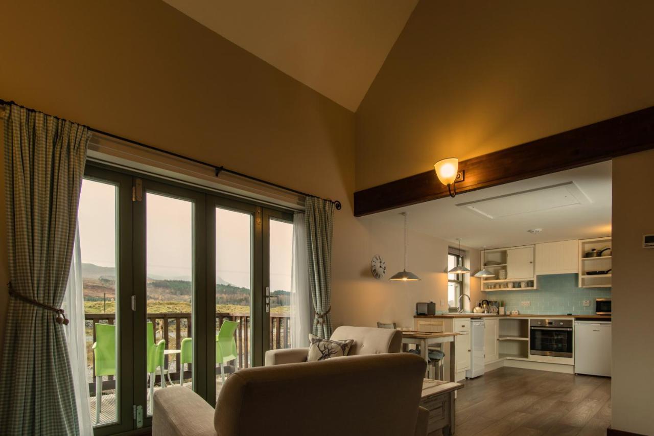 Faebuie Cottages Dalchreichart Екстер'єр фото